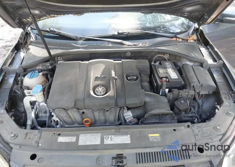 2013 Volkswagen Passat 2.5L S from USA, damaged, VIN 1VWAP7A38DC133589